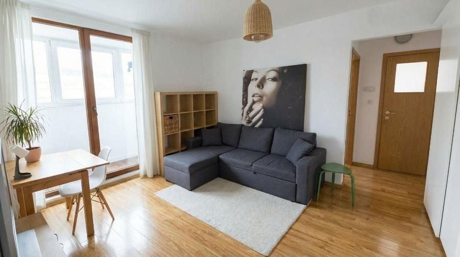 Apartament cu 2 camere semidecomandat în Universitate