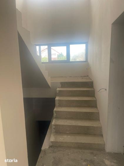 Casă cu 5 camere cu Teren 700 Mp în Garoafa
