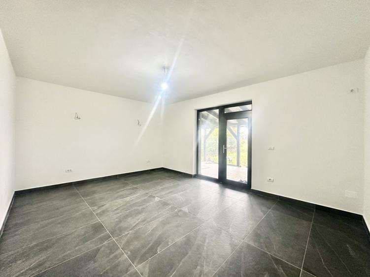 Duplex cu 4 camere cu Canalizare în Moșnița Nouă