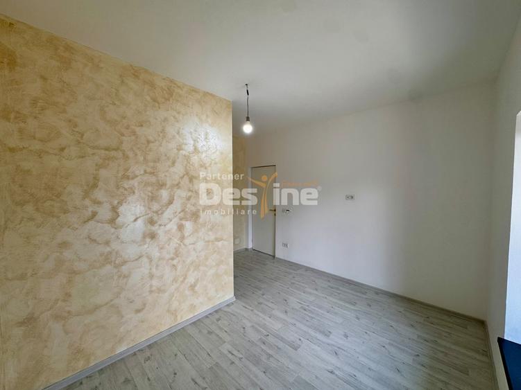 Casă individuală cu 4 camere cu Canalizare în Deal