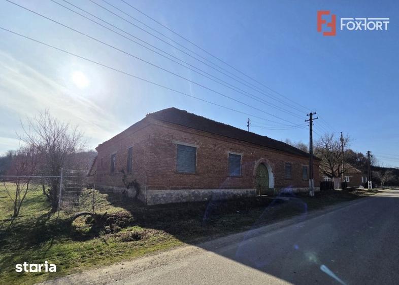 Casă cu 4 camere cu Teren 1440 Mp în Livada