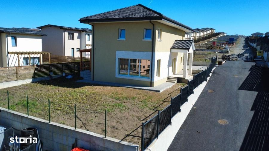 Casă cu 4 camere cu Teren 438 Mp în Apahida