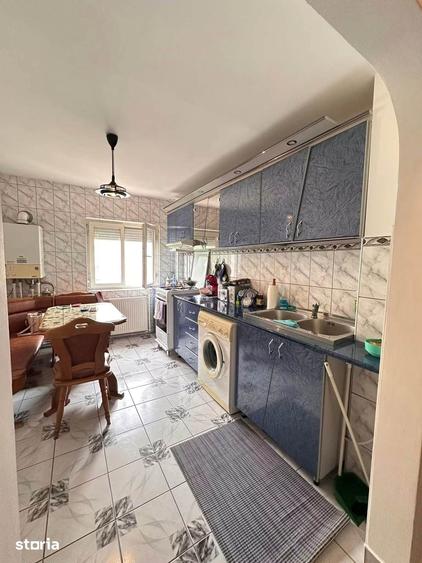 De vanzare apartament 3 camere ?i balcon,70mp, etaj 2, Bd Roman Musat - 10