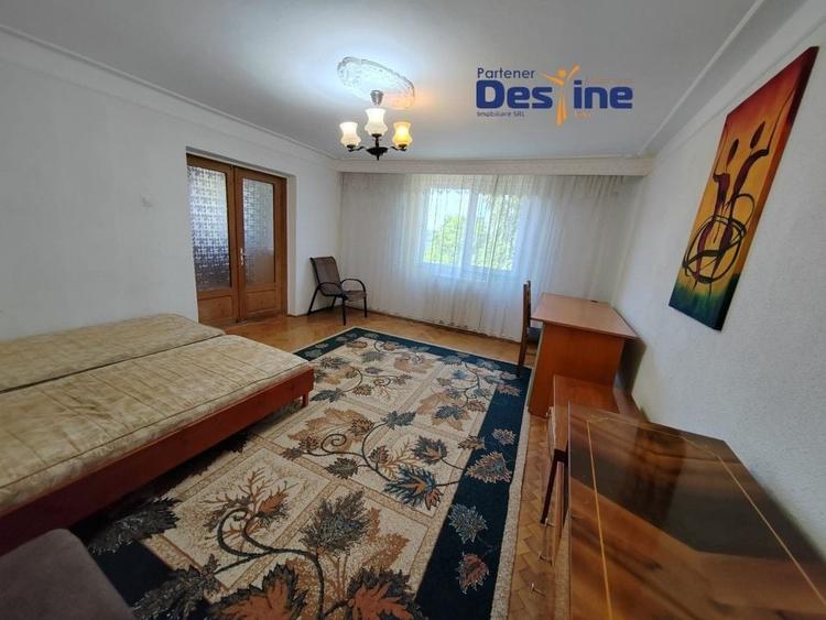 Casă individuală cu 6 camere cu Canalizare în Copou
