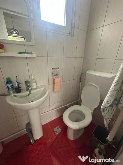 Casă cu 4 camere cu Teren 1498 Mp în Călinești