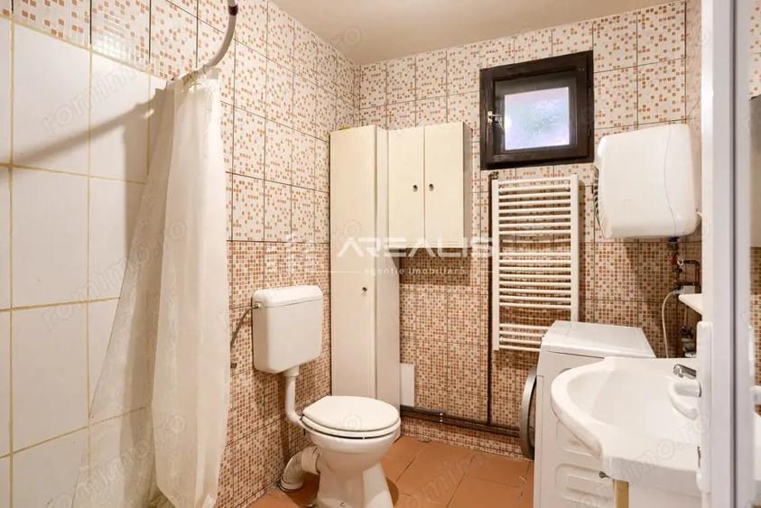 Casă cu 5 camere cu Teren 1370 Mp în Bodrogu Nou