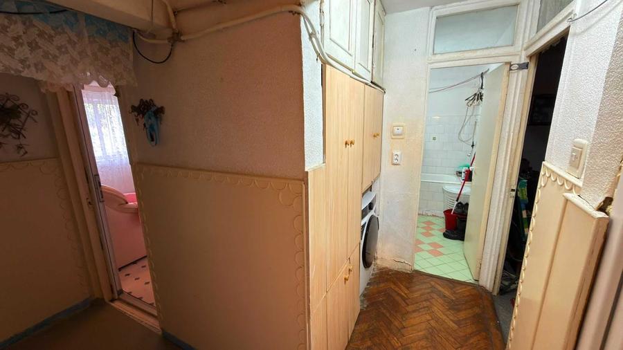 Apartament cu 3 camere decomandat în Micro 16