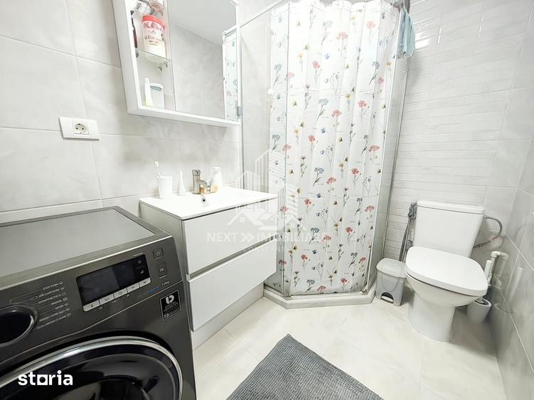 Casă cu 6 camere cu Teren 476 Mp în Central