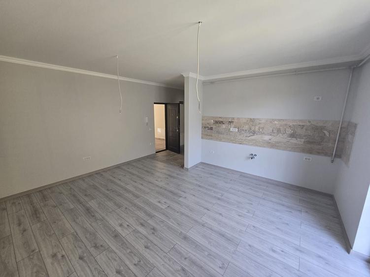 Apartament cu 2 camere decomandat în Girocului