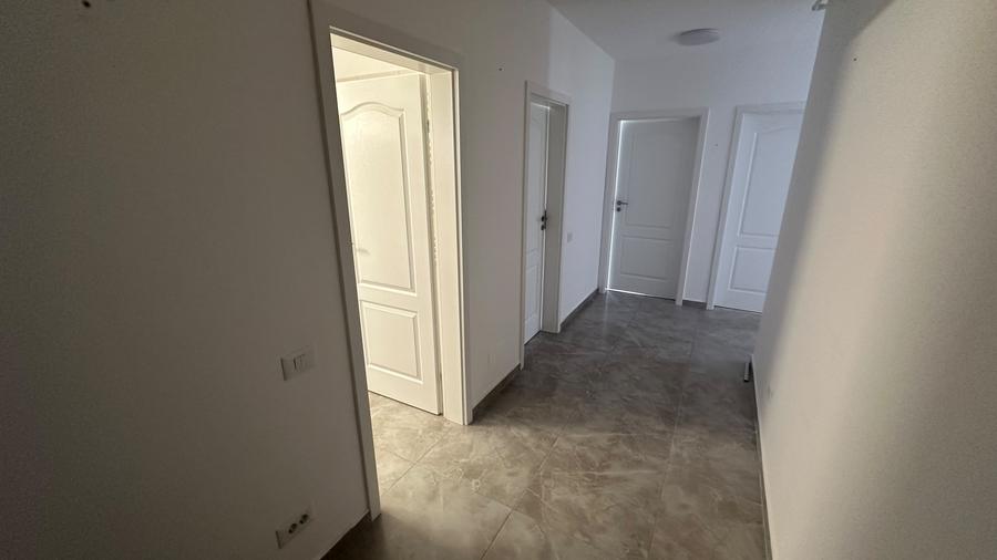 Apartament cu 3 camere decomandat în Brâncoveanu