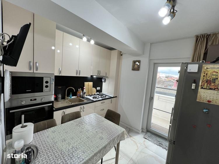 Apartament cu 3 camere, mobilat în 1 Mai