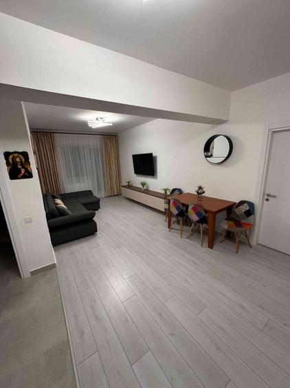 Apartament cu 2 camere semidecomandat în Păcii