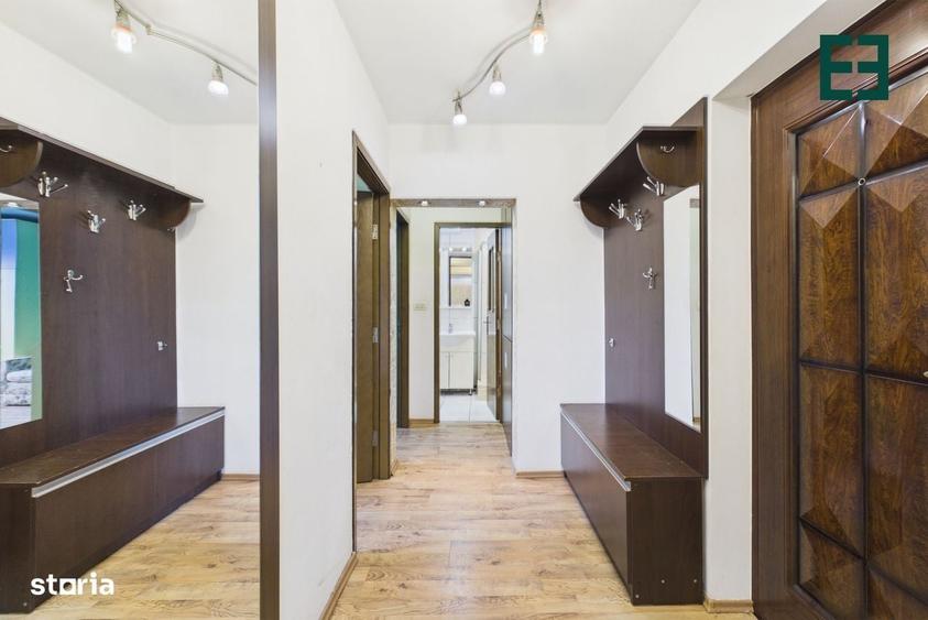 Apartament cu 4 camere semidecomandat în Micălaca
