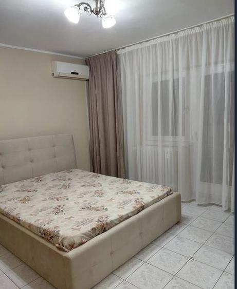 Apartament cu 3 camere decomandat, mobilat în Nerva Traian