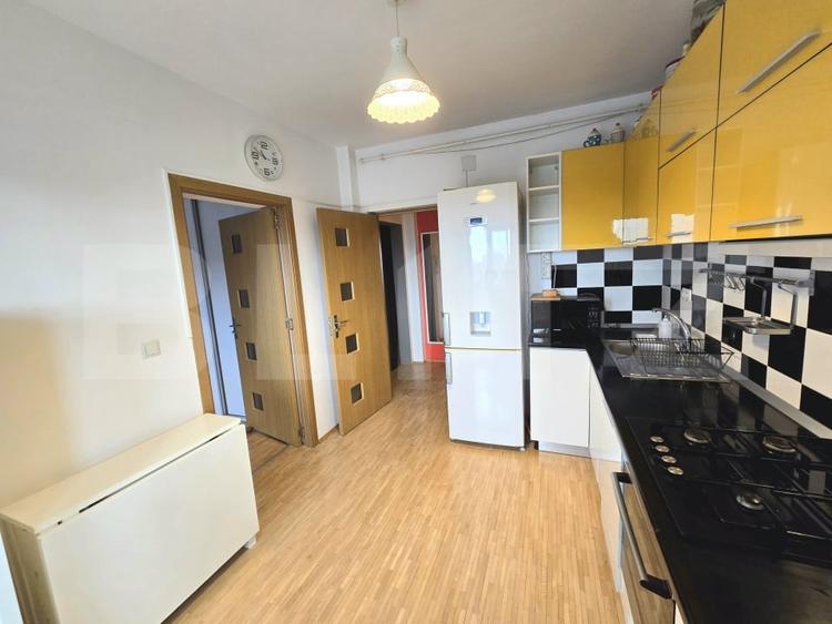 Apartament cu 3 camere decomandat, mobilat în Aradului