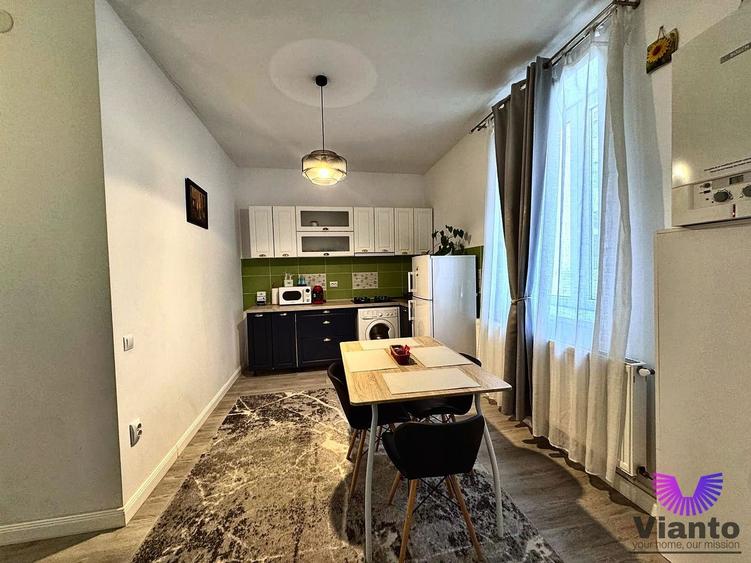 Apartament cu 4 camere, mobilat în Central