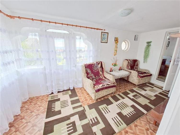 Casă cu 3 camere cu Teren 549 Mp în 9 Mai