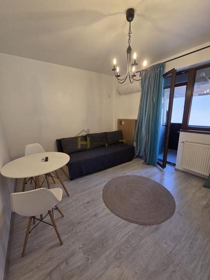 Apartament cu 2 camere decomandat, mobilat în Central