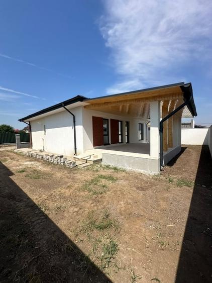 Casă individuală cu 4 camere cu Canalizare în Bragadiru