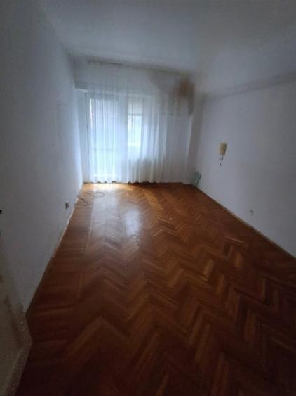 Apartament cu 3 camere decomandat în Cotroceni