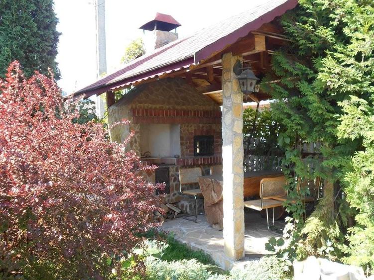 Casă cu 4 camere în Central