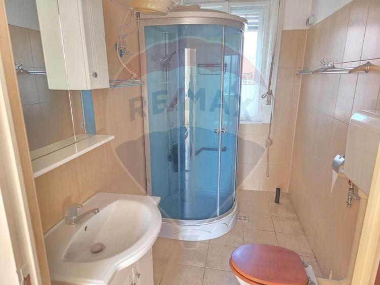 Casă cu 5 camere cu Teren 1010 Mp în Ultracentral