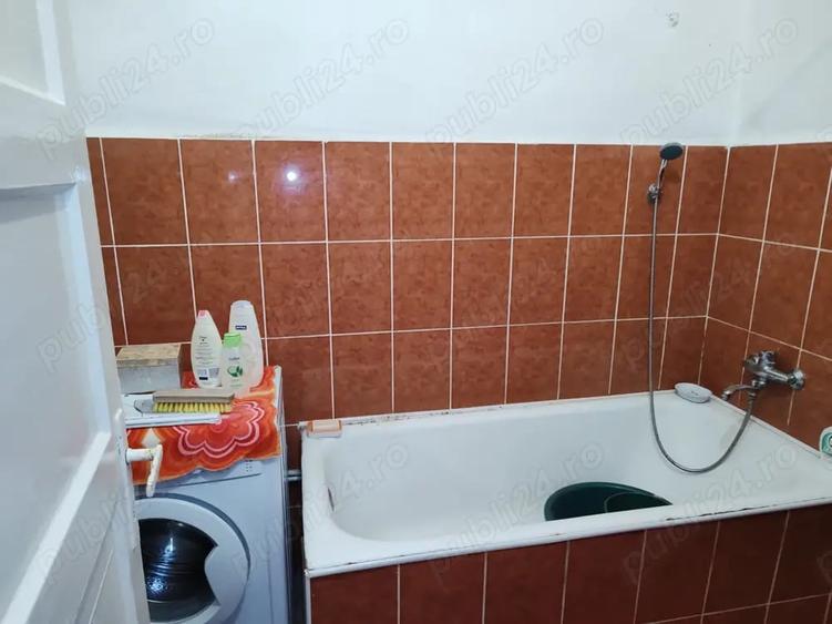 Apartament cu 2 camere decomandat în Lupeni
