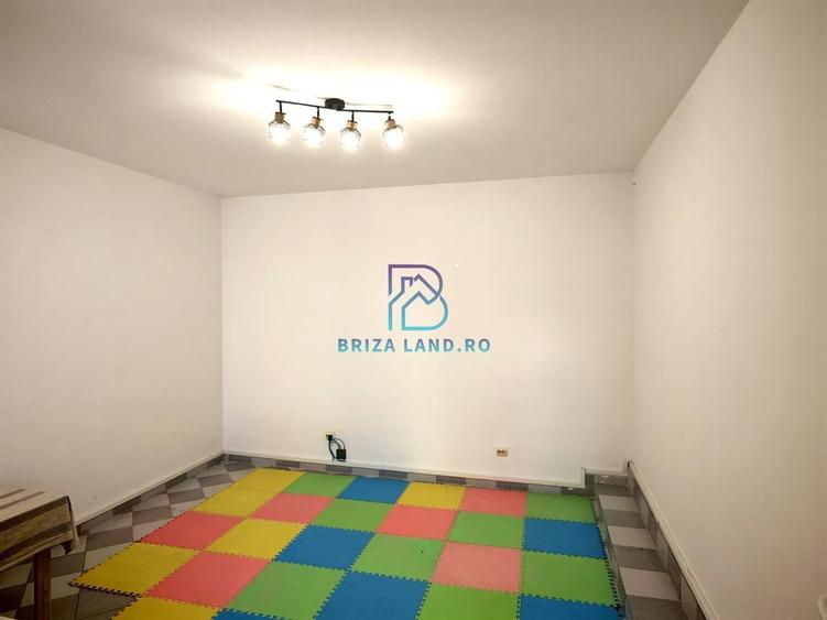 Casă individuală cu 10 camere cu Canalizare în 1 Mai