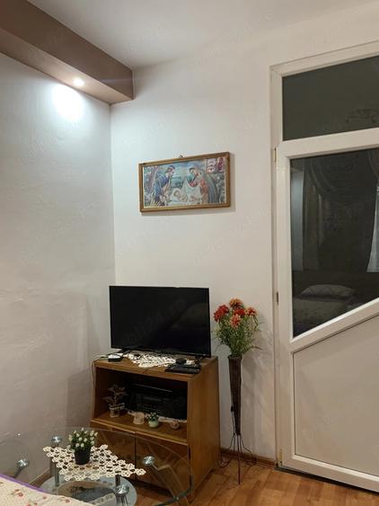 Garsonieră decomandată în Comuna din Paris