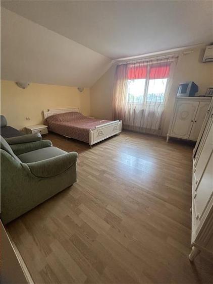 Casă individuală cu 8 camere cu Canalizare în Agigea