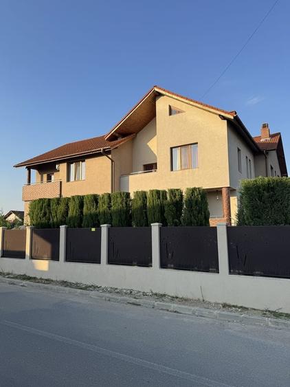 Casă cu 4 camere cu Teren 300 Mp în Sânmartin