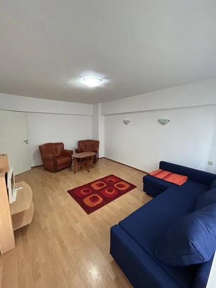 Apartament cu 3 camere decomandat, mobilat în Bucur Obor