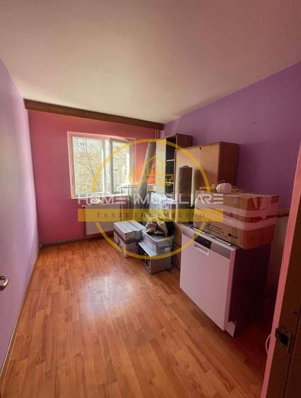 Apartament cu 4 camere decomandat, mobilat în Alexandru cel Bun