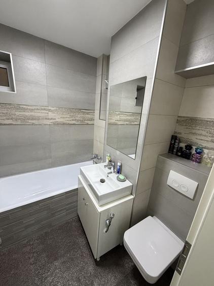 Apartament cu 3 camere decomandat în Ultracentral