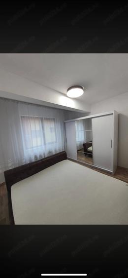 Apartament cu 3 camere decomandat în 1 Decembrie