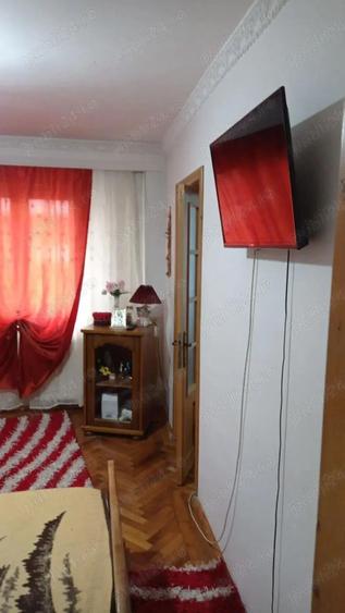 Apartament cu 3 camere semidecomandat în Traian
