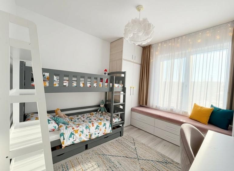 Apartament cu 3 camere decomandat, mobilat în Galata