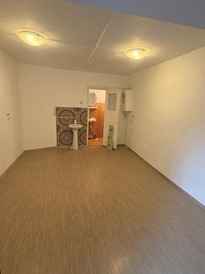 Spațiu comercial, de 20 mp, în Metalurgie
