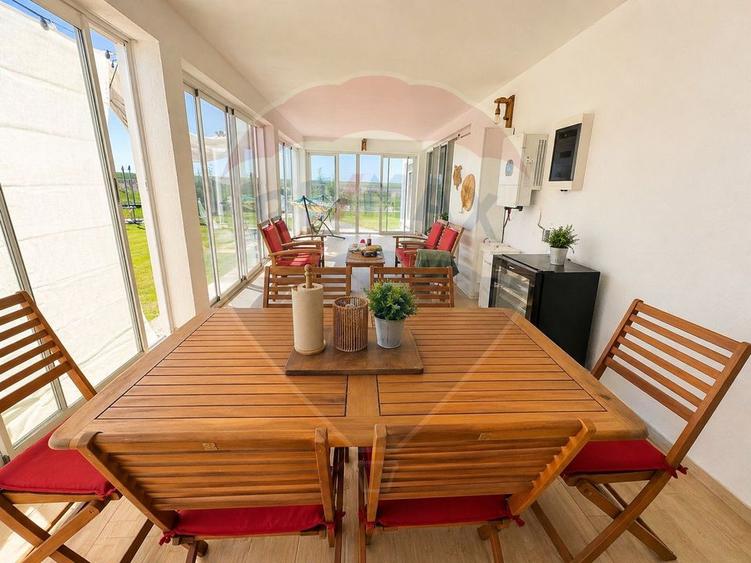 Casă individuală cu 5 camere cu Teren 585 Mp în Corbu
