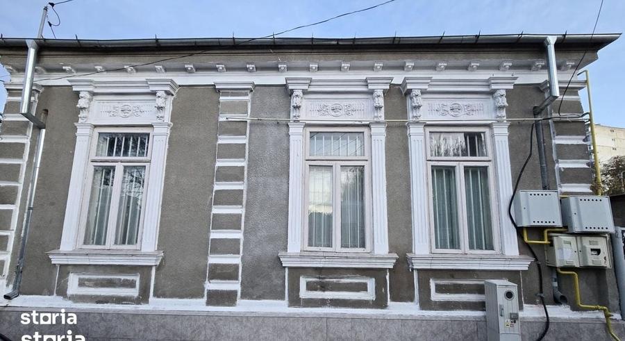 Casă cu 3 camere cu Teren 169 Mp în Central