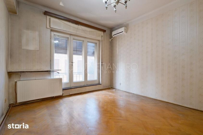 Apartament cu 5 camere decomandat în Armeneasca