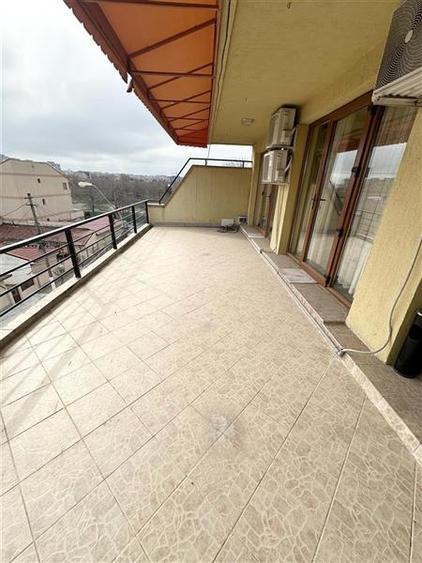 Apartament cu 4 camere decomandat, mobilat în Delfinariu