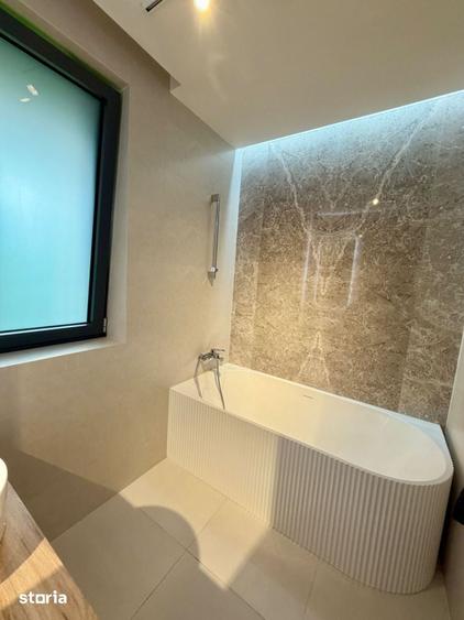 Apartament cu 4 camere în Central