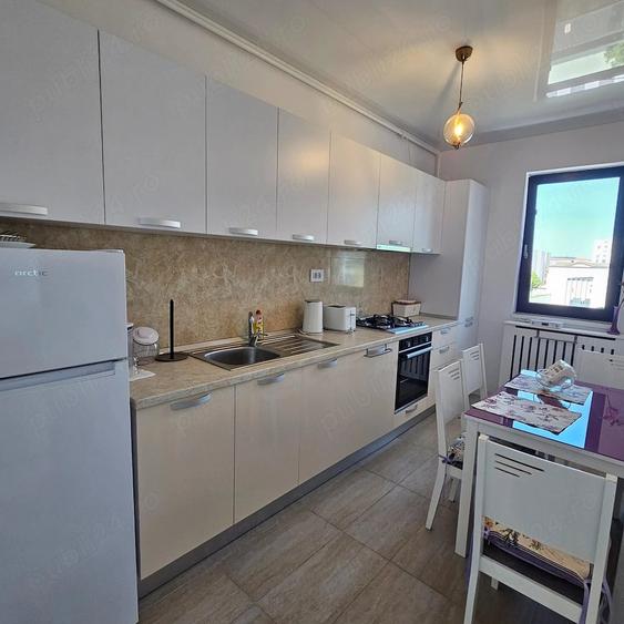 Apartament cu 2 camere semidecomandat în Universitate