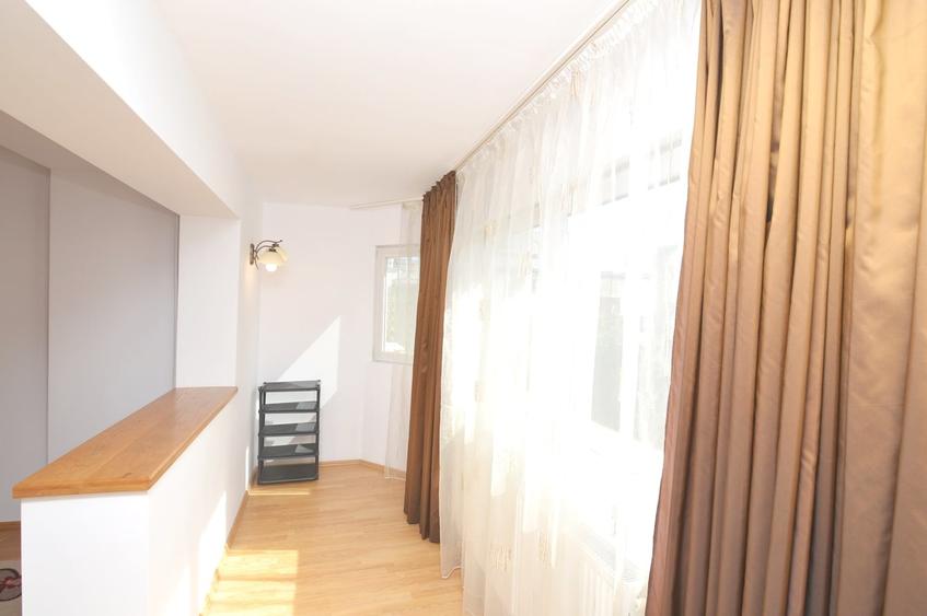 Apartament cu 3 camere decomandat în Iancului