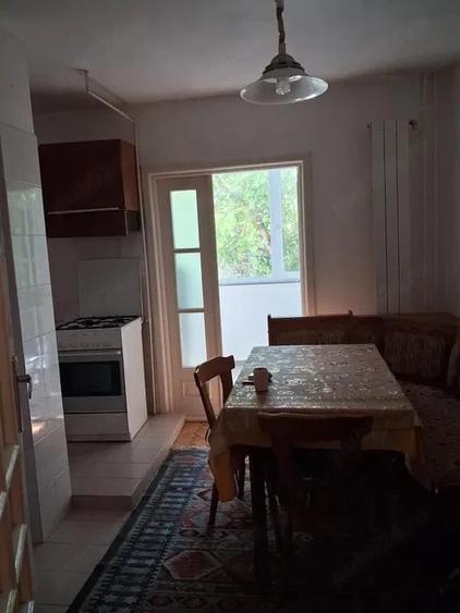 Apartament cu 2 camere decomandat în Bucovina
