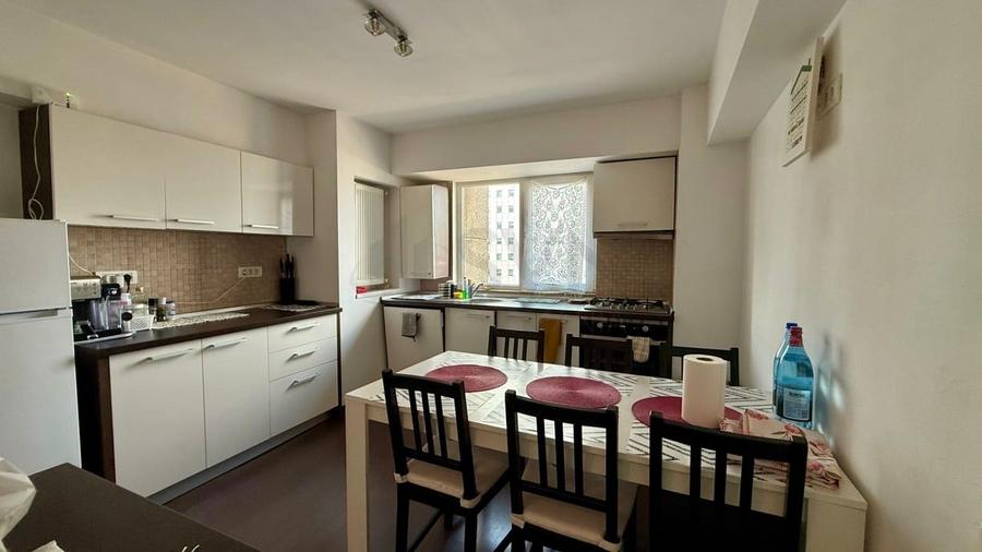 Apartament cu 2 camere decomandat, mobilat în Calea Victoriei