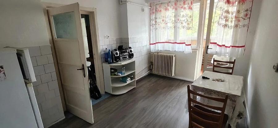 Garsonieră decomandată în Central