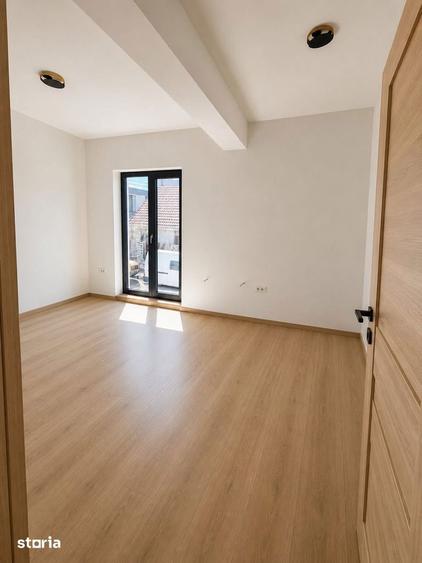 Casă cu 4 camere cu Teren 372 Mp în Agigea