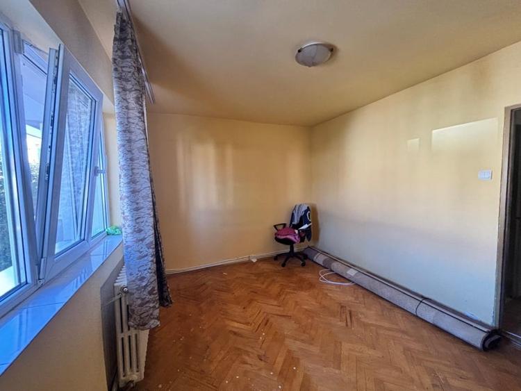 Apartament cu 2 camere semidecomandat, mobilat în Central